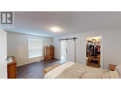 920 Steepleview  Nw Drive, Cranbrook, BC - Indoor Photo Showing Bedroom