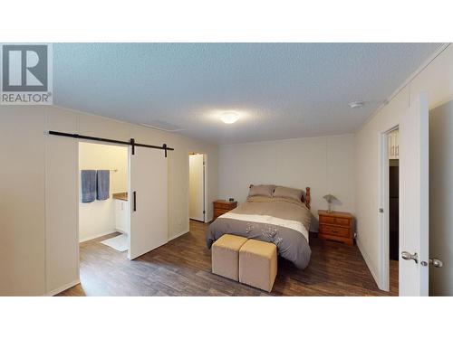 920 Steepleview  Nw Drive, Cranbrook, BC - Indoor Photo Showing Bedroom