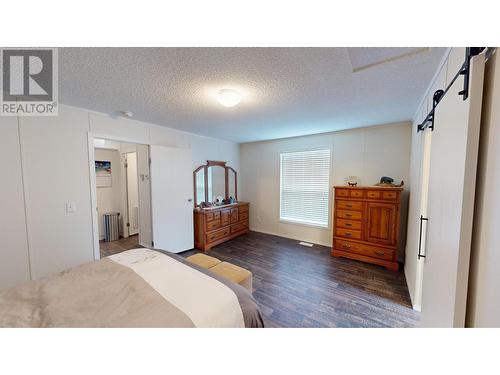 920 Steepleview  Nw Drive, Cranbrook, BC - Indoor Photo Showing Bedroom