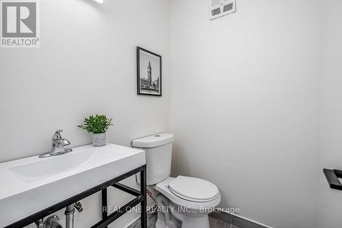 2 Highview Trail, Brampton, ON - Indoor Photo Showing Bathroom