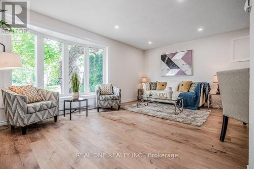 2 Highview Trail, Brampton, ON - Indoor Photo Showing Living Room