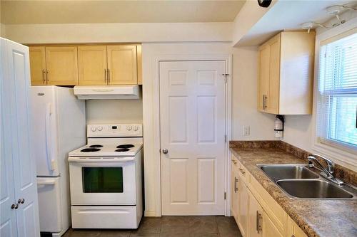 597 Upper Ottawa Street, Hamilton, ON - Indoor Photo Showing Kitchen With Double Sink