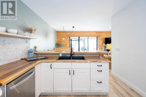 107 Revell Street, Gravenhurst, ON - Indoor Photo Showing Kitchen With Double Sink