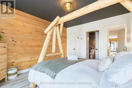 107 Revell Street, Gravenhurst, ON - Indoor Photo Showing Bedroom