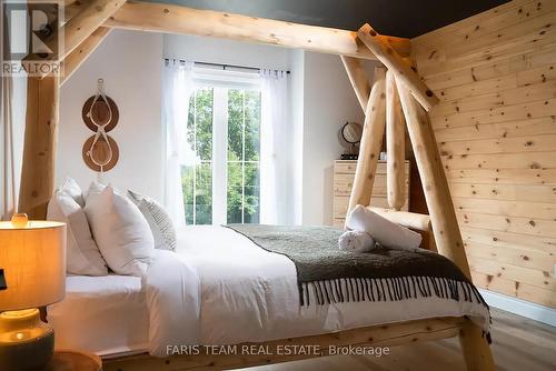 107 Revell Street, Gravenhurst, ON - Indoor Photo Showing Bedroom