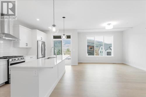 309 Arrowleaf Rise, Coldstream, BC - Indoor Photo Showing Kitchen With Upgraded Kitchen