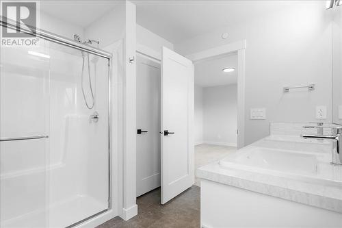 309 Arrowleaf Rise, Coldstream, BC - Indoor Photo Showing Bathroom