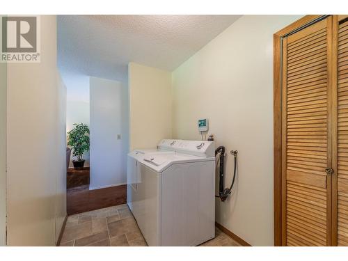 2505 Thornber Street, Summerland, BC - Indoor Photo Showing Laundry Room