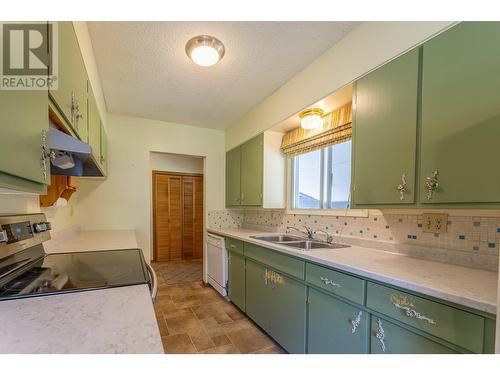 2505 Thornber Street, Summerland, BC - Indoor Photo Showing Kitchen With Double Sink