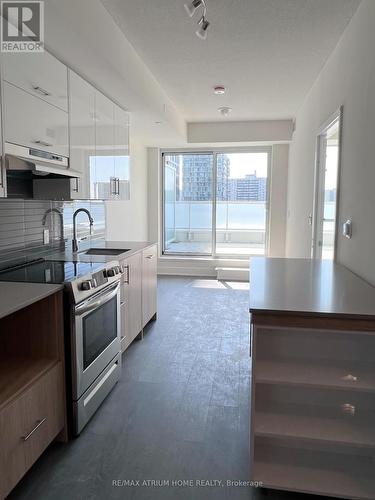 607 - 188 Fairview Mall Drive, Toronto (Don Valley Village), ON - Indoor Photo Showing Kitchen With Upgraded Kitchen