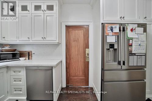 29 Whitehall Road, Toronto (Rosedale-Moore Park), ON - Indoor Photo Showing Kitchen