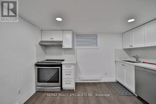 29 Whitehall Road, Toronto (Rosedale-Moore Park), ON - Indoor Photo Showing Kitchen With Double Sink