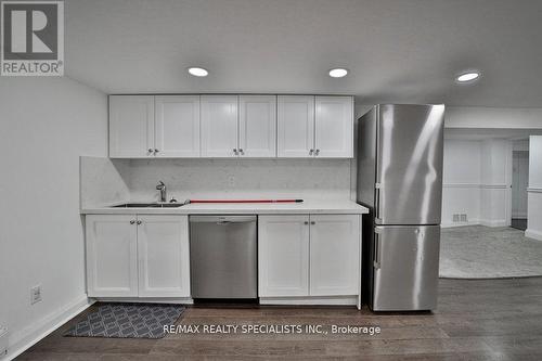 29 Whitehall Road, Toronto (Rosedale-Moore Park), ON - Indoor Photo Showing Kitchen