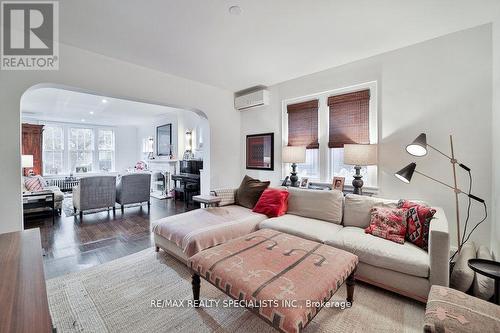 29 Whitehall Road, Toronto (Rosedale-Moore Park), ON - Indoor Photo Showing Living Room