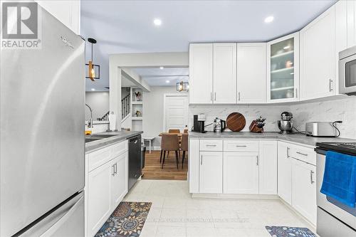 11 - 98 Falconer Drive, Mississauga (Streetsville), ON - Indoor Photo Showing Kitchen