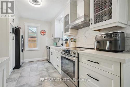 38 Fairwood Place W, Burlington (Bayview), ON - Indoor Photo Showing Kitchen