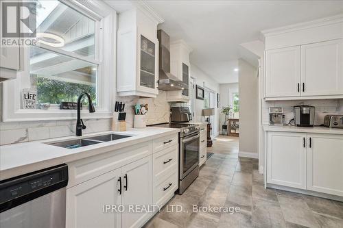 38 Fairwood Place W, Burlington (Bayview), ON - Indoor Photo Showing Kitchen With Double Sink