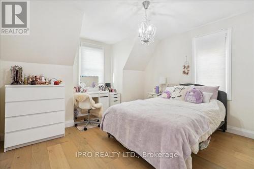 38 Fairwood Place W, Burlington (Bayview), ON - Indoor Photo Showing Bedroom