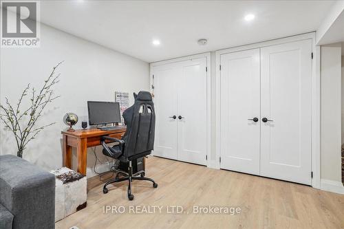 38 Fairwood Place W, Burlington (Bayview), ON - Indoor