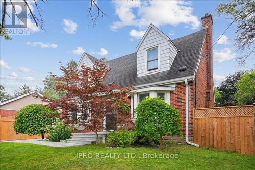 38 Fairwood Place W, Burlington (Bayview), ON - Outdoor