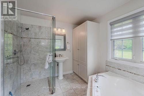 7568 Marden Road, Guelph/Eramosa, ON - Indoor Photo Showing Bathroom