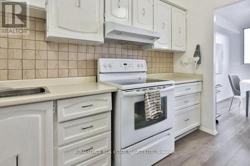 1706 - 375 King Street N, Waterloo, ON - Indoor Photo Showing Kitchen