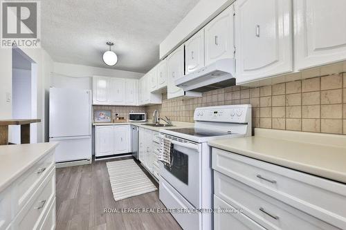 1706 - 375 King Street N, Waterloo, ON - Indoor Photo Showing Kitchen