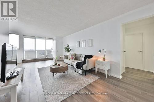 1706 - 375 King Street N, Waterloo, ON - Indoor Photo Showing Living Room