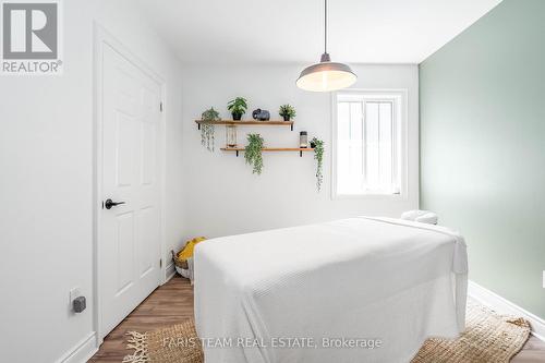 109 Revell Street, Gravenhurst, ON - Indoor Photo Showing Bedroom