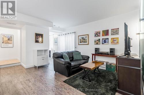 109 Revell Street, Gravenhurst, ON - Indoor Photo Showing Living Room