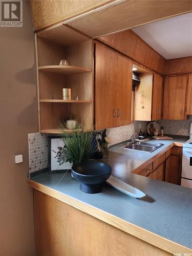 2958 Rae Street, Regina, SK - Indoor Photo Showing Kitchen With Double Sink