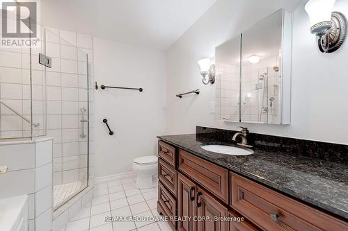 305 - 5194 Lakeshore Road, Burlington (Appleby), ON - Indoor Photo Showing Bathroom