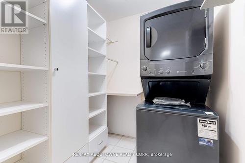 305 - 5194 Lakeshore Road, Burlington (Appleby), ON - Indoor Photo Showing Laundry Room