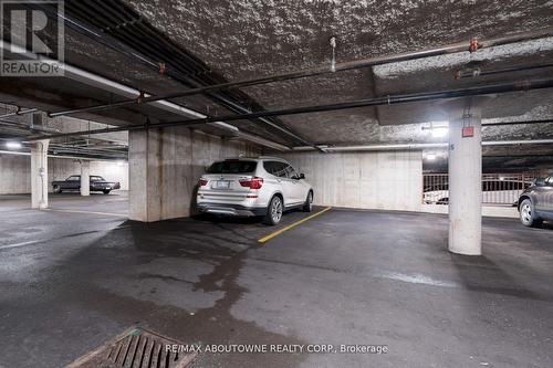 305 - 5194 Lakeshore Road, Burlington (Appleby), ON - Indoor Photo Showing Garage