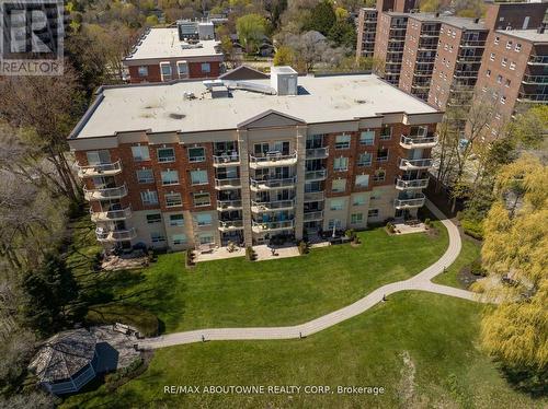 305 - 5194 Lakeshore Road, Burlington (Appleby), ON - Outdoor