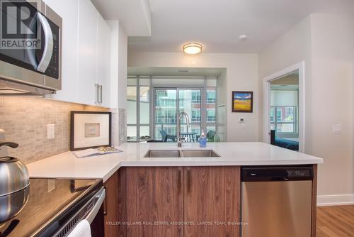 321 - 270 Lakeshore Road W, Mississauga, ON - Indoor Photo Showing Kitchen