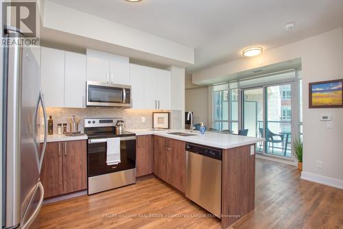 321 - 270 Lakeshore Road W, Mississauga, ON - Indoor Photo Showing Kitchen