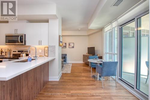 321 - 270 Lakeshore Road W, Mississauga, ON - Indoor Photo Showing Kitchen