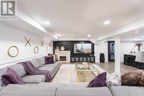 1540 Mississauga Road, Mississauga (Lorne Park), ON - Indoor Photo Showing Living Room With Fireplace