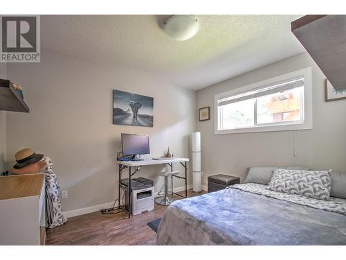 655 Clifton Road S, Kelowna, BC - Indoor Photo Showing Bedroom