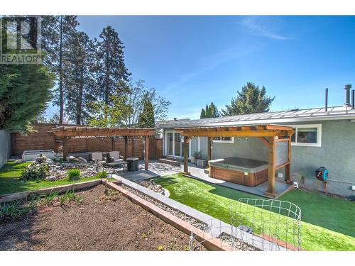 655 Clifton Road S, Kelowna, BC - Outdoor