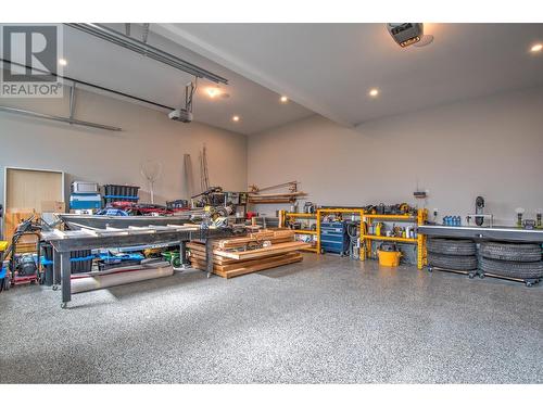 655 Clifton Road S, Kelowna, BC - Indoor