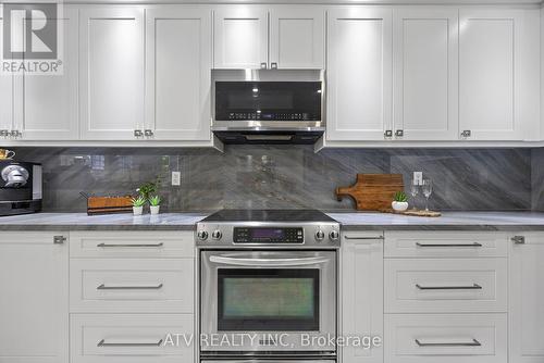 6 Bluewater Court, Toronto (Mimico), ON - Indoor Photo Showing Kitchen With Upgraded Kitchen