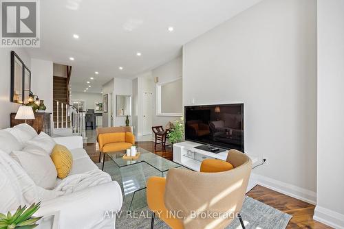 6 Bluewater Court, Toronto (Mimico), ON - Indoor Photo Showing Living Room