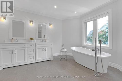 5646 Roseville Court, Burlington (Orchard), ON - Indoor Photo Showing Bathroom