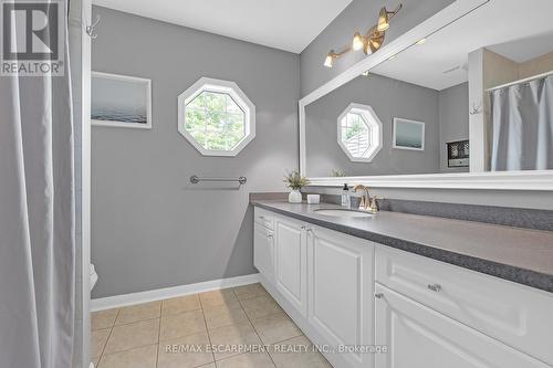 5646 Roseville Court, Burlington (Orchard), ON - Indoor Photo Showing Bathroom