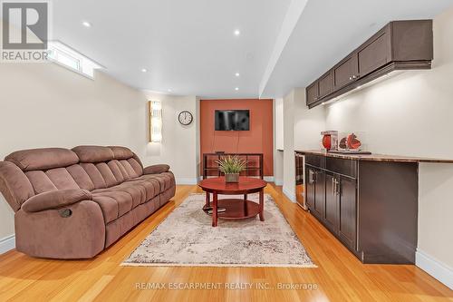 5646 Roseville Court, Burlington (Orchard), ON - Indoor Photo Showing Living Room