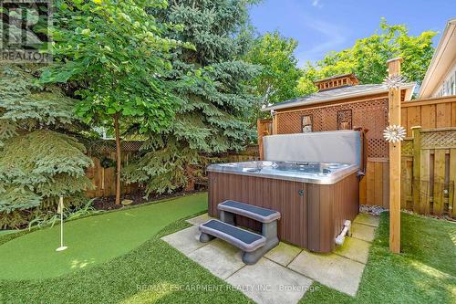 5646 Roseville Court, Burlington (Orchard), ON - Outdoor With Backyard