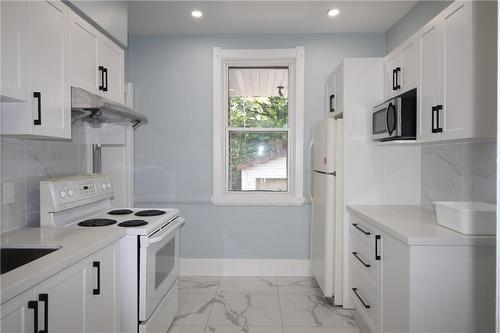 701 Wilson Street, Hamilton, ON - Indoor Photo Showing Kitchen