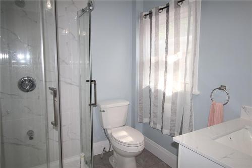 701 Wilson Street, Hamilton, ON - Indoor Photo Showing Bathroom